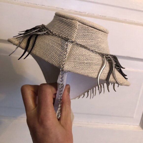 Gotic style statement Necklace with multicolored metal - Picture 2 of 4